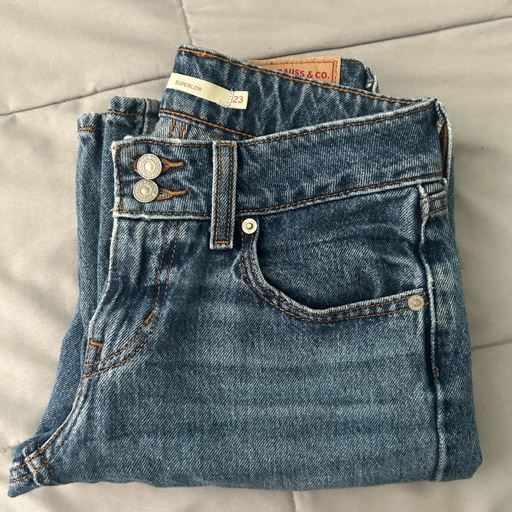 Levi’s Super Low Women’s Straight leg jeans Size: 23